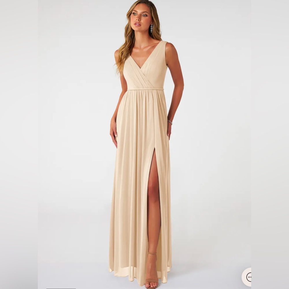 Azazie Cream Sleeveless Wedding Dress